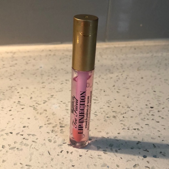 Too Faced Lip Injection - Picture 1 of 1